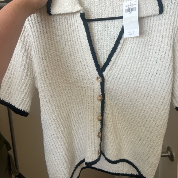 Abercrombie Crochet Style Top Small - Picture 2 of 3